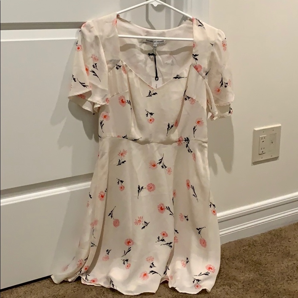Cupcakes and Cashmere spring dress